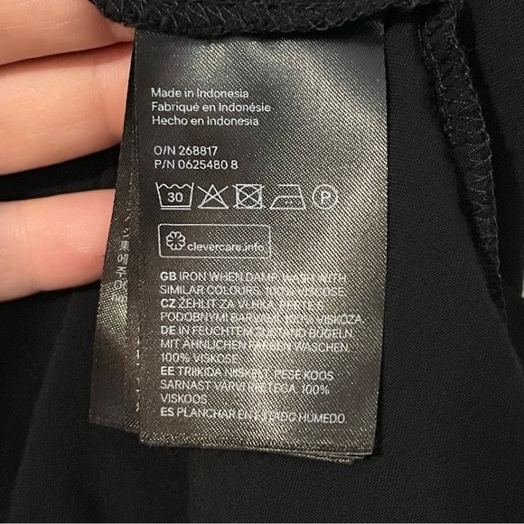 H&M 3/4 tie sleeve, tunic dress. V-neck, mid length. Women’s size 10 - Picture 6 of 6